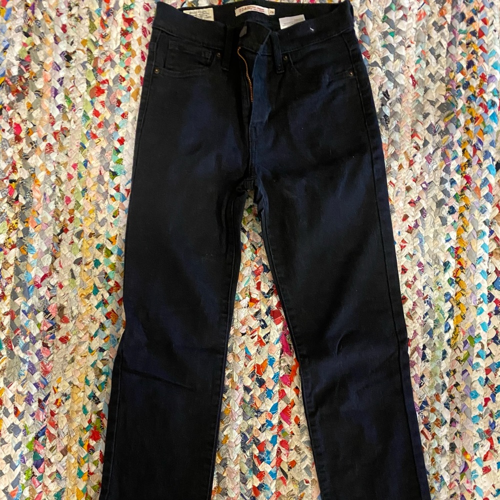Levi’s 724 straight leg, high waist! Size 26